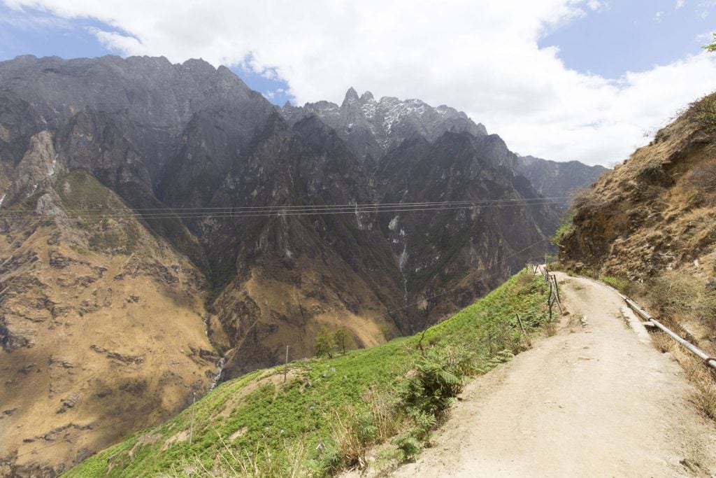 CHINA - A day trip from Lijiang: the Tiger Leaping Gorge Hike