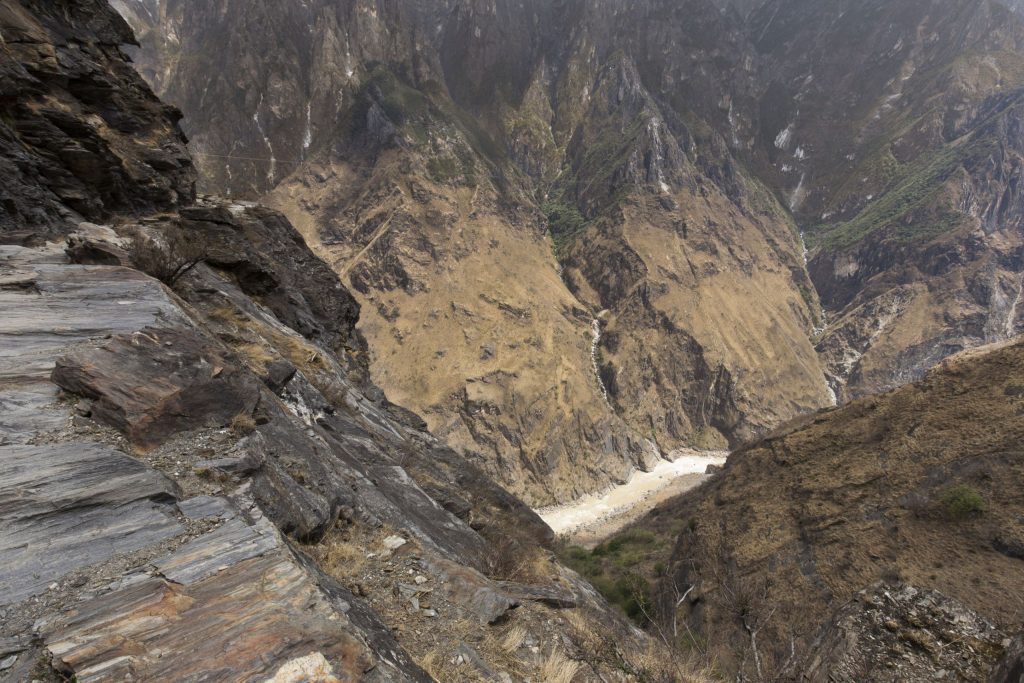 CHINA - A day trip from Lijiang: the Tiger Leaping Gorge Hike