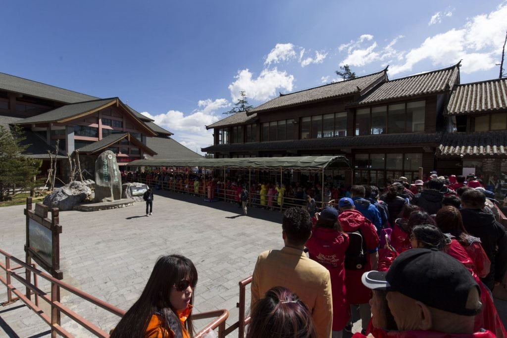 CHINA – A Jade Dragon Snow Mountain day trip from Lijiang