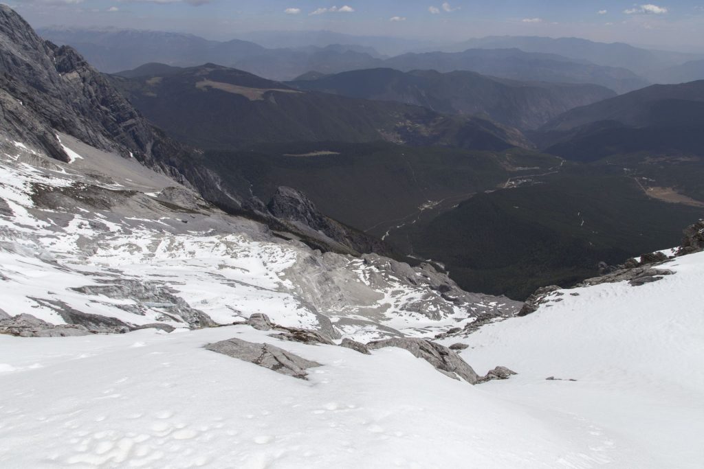 CHINA – A Jade Dragon Snow Mountain day trip from Lijiang
