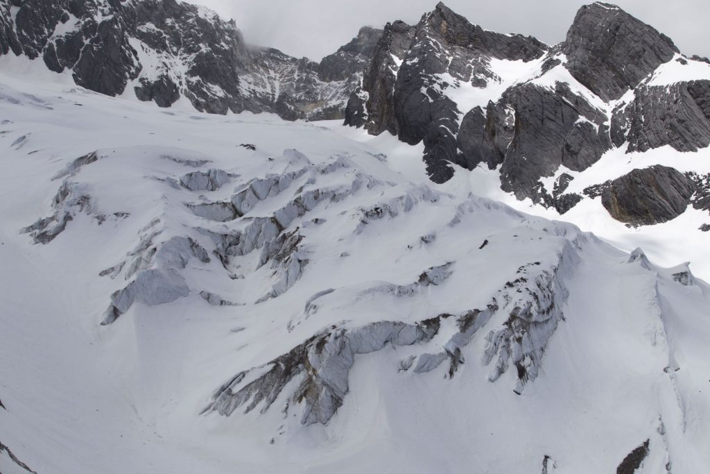 CHINA – A Jade Dragon Snow Mountain day trip from Lijiang