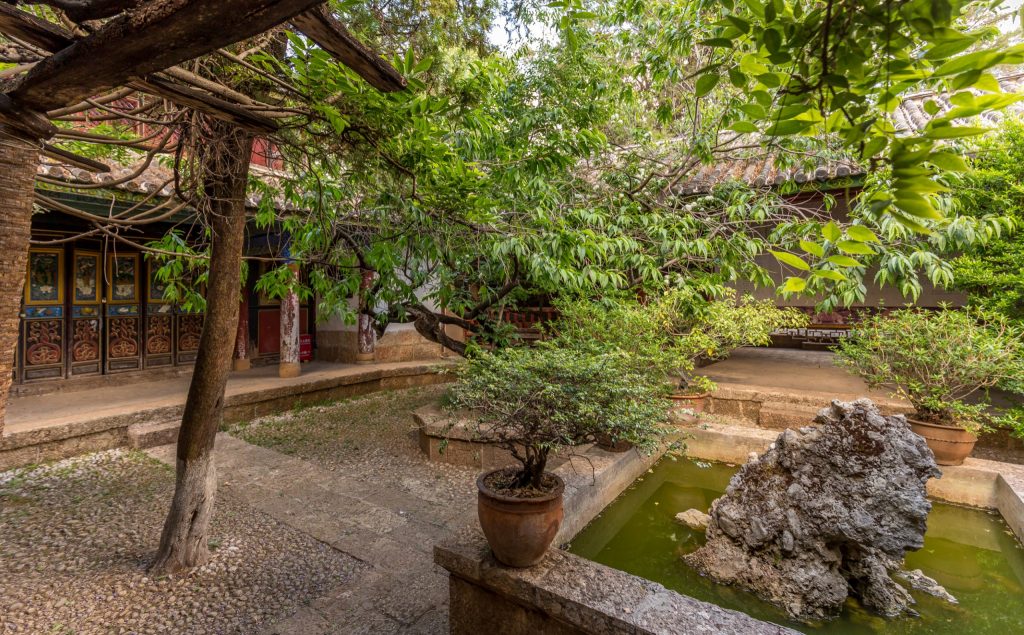 CHINA - Two days in Lijiang old town and outlying small villages