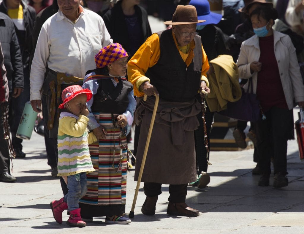TIBET - My first experience in Lhasa: a half day at the Jokhang Temple