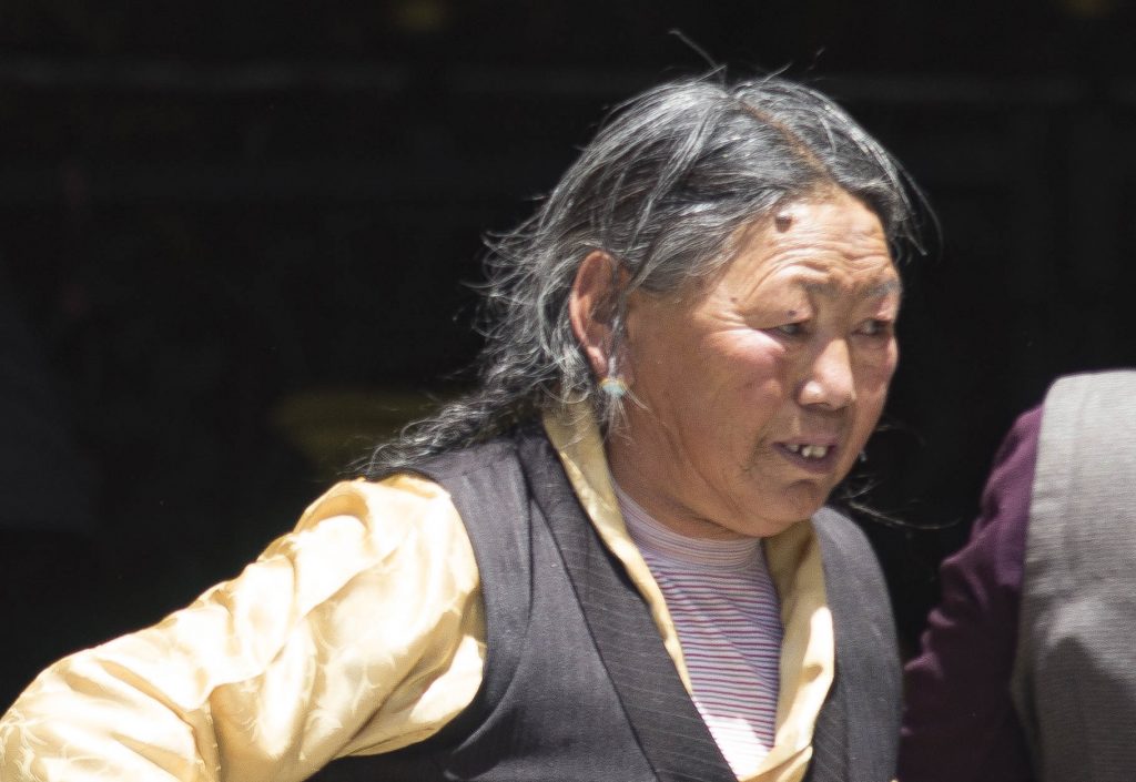 TIBET - My first experience in Lhasa: a half day at the Jokhang Temple