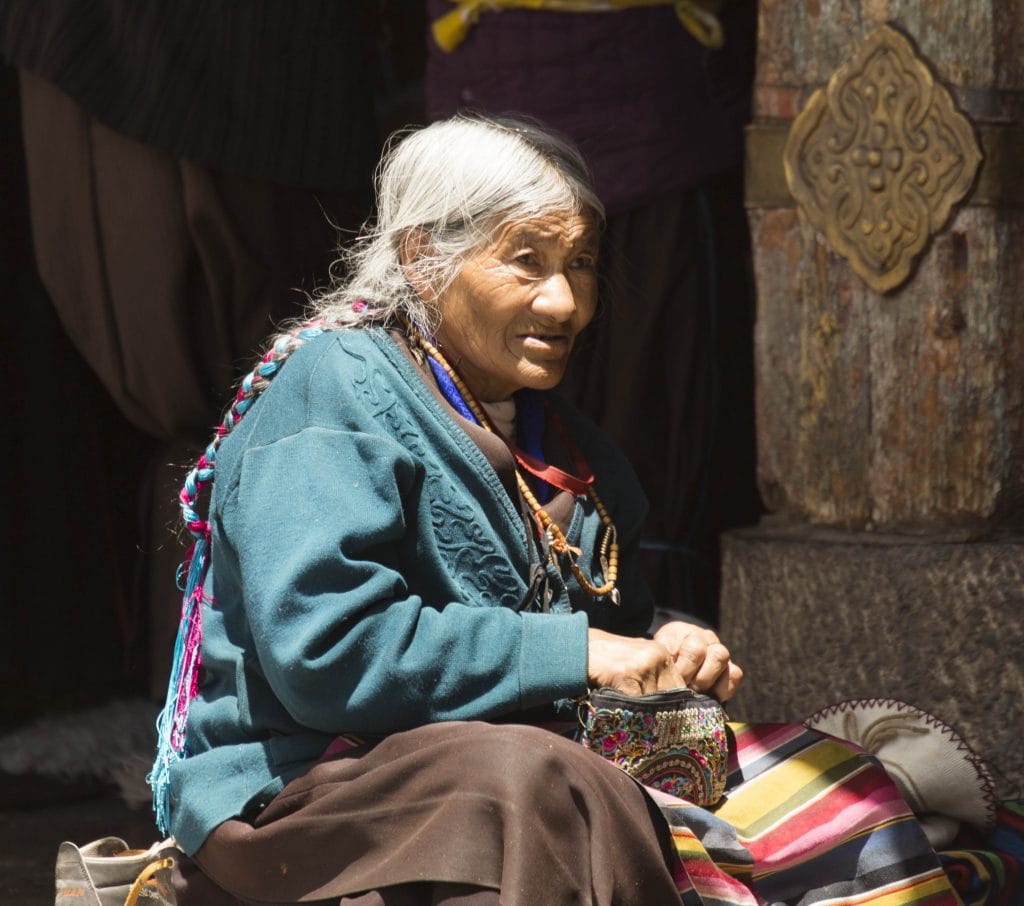 TIBET - My first experience in Lhasa: a half day at the Jokhang Temple