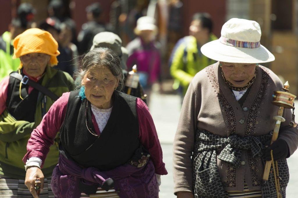 TIBET - My first experience in Lhasa: a half day at the Jokhang Temple