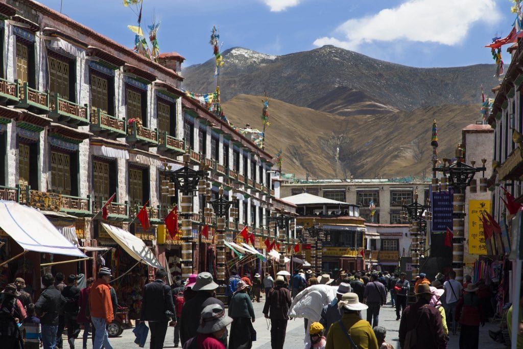 TIBET - My first experience in Lhasa: a half day at the Jokhang Temple
