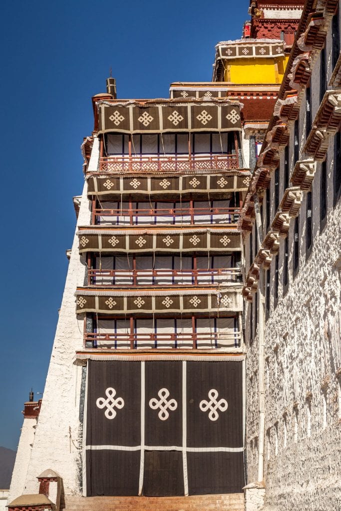 TIBET - A day in Lhasa: Potala Palace & minor temples