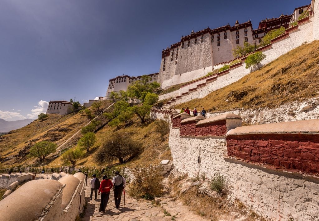 TIBET - A day in Lhasa: Potala Palace & minor temples
