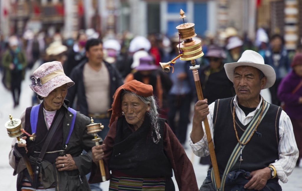 TIBET - My first experience in Lhasa: a half day at the Jokhang Temple