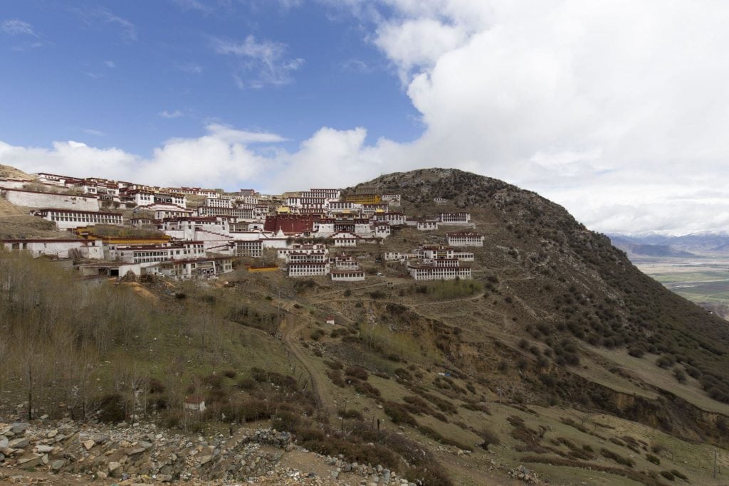TIBET – A day trip from Lhasa to Ganden Monastery and Drak Yerpa