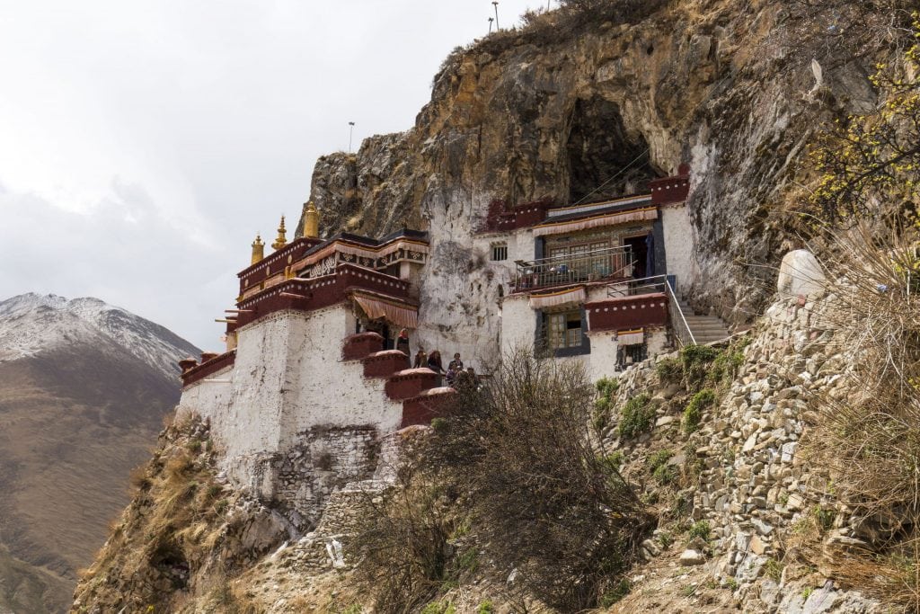 TIBET – A day trip from Lhasa to Ganden Monastery and Drak Yerpa