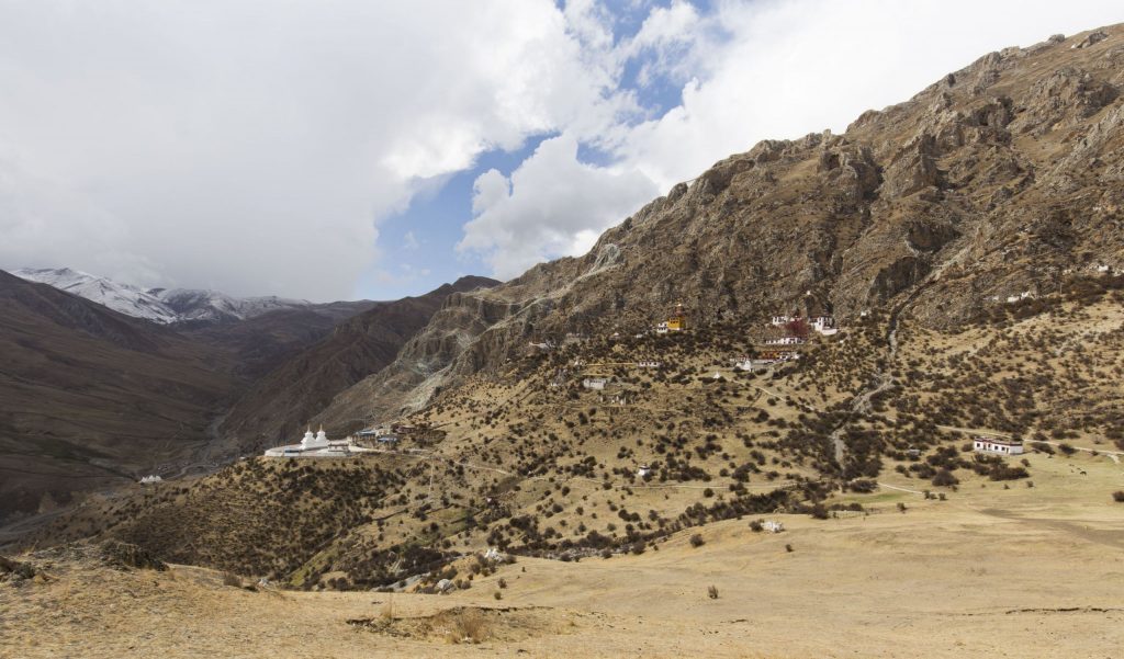 TIBET – A day trip from Lhasa to Ganden Monastery and Drak Yerpa
