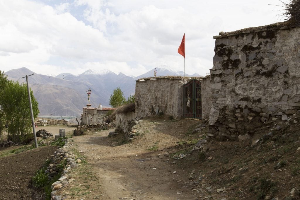 TIBET – A day trip from Lhasa to Ganden Monastery and Drak Yerpa