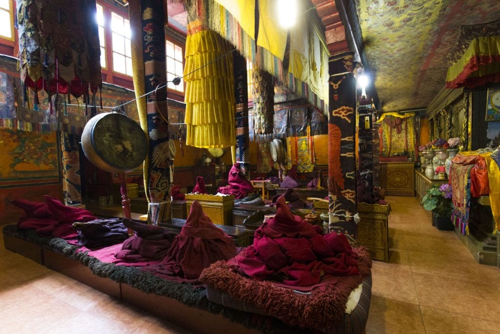 TIBET - Yamdrok Lake tour from Lhasa and the Karola Glacier and Samding Monastery