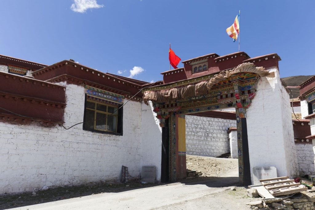 TIBET - Yamdrok Lake tour from Lhasa and the Karola Glacier and Samding Monastery