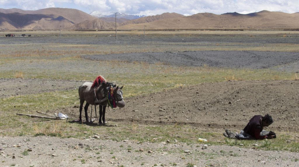 TIBET - Yamdrok Lake tour from Lhasa and the Karola Glacier and Samding Monastery
