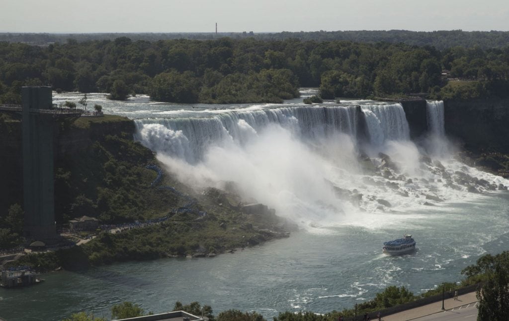 CANADA & USA – Two days exploring the Niagara Falls and its nightlife