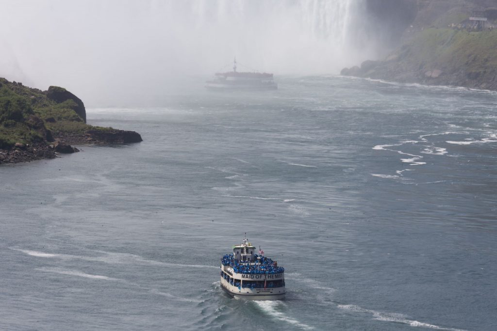 CANADA & USA – Two days exploring the Niagara Falls and its nightlife