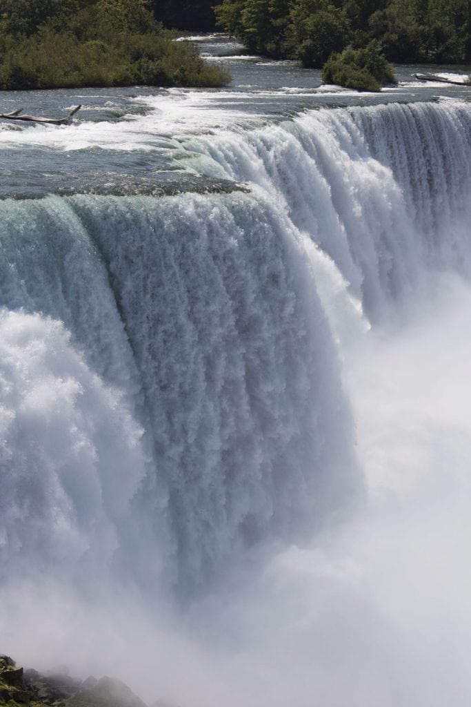 CANADA & USA – Two days exploring the Niagara Falls and its nightlife