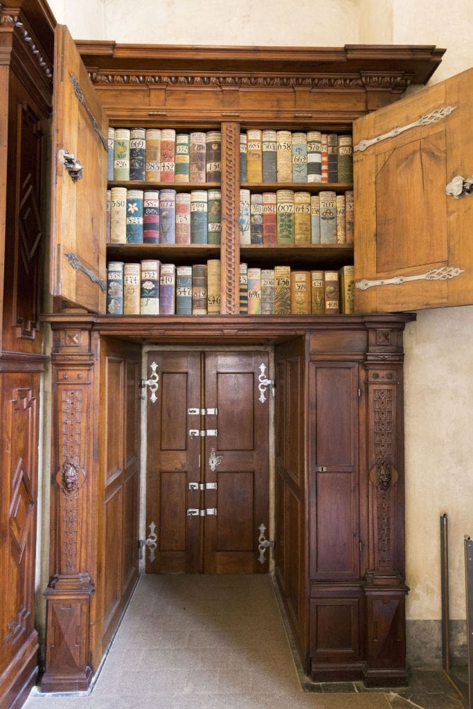 CZECH – A Prague city walk through the Castle Quarter during a business trip