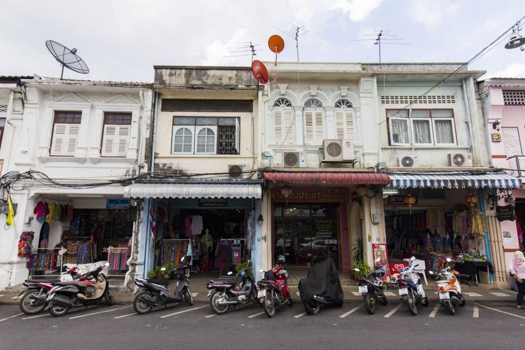 THAILAND - Tired of Phuket's beaches? Do a cultural day tour!