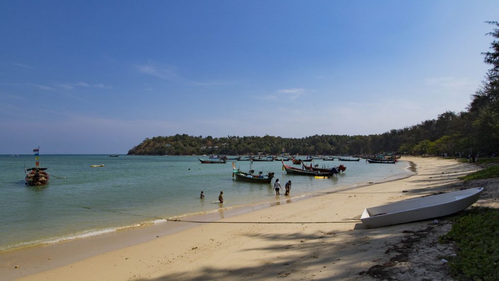 THAILAND - Tired of Phuket's beaches? Do a cultural day tour!