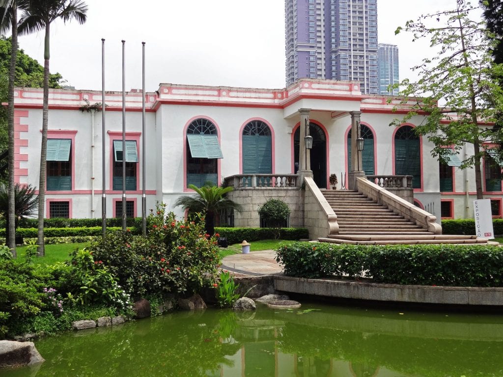 MACAU - A heritage trail through Portugese Chinese history