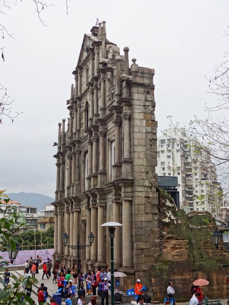 MACAU - A heritage trail through Portugese Chinese history