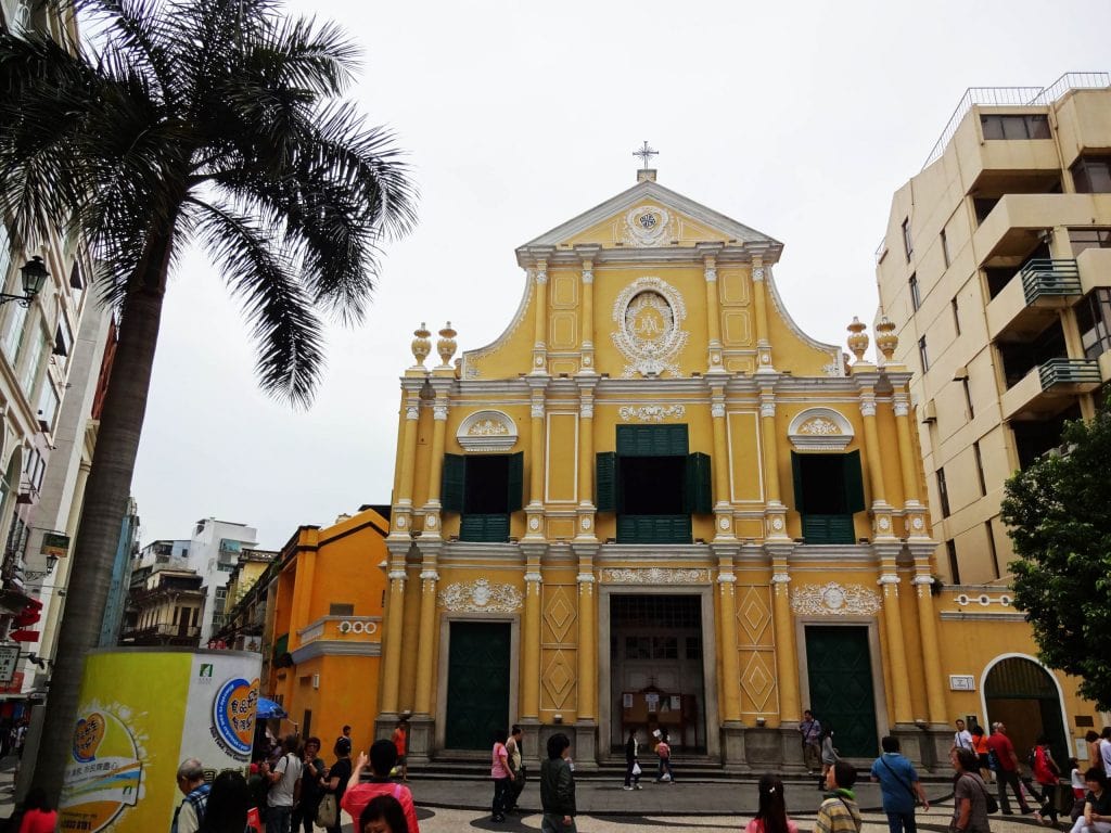 MACAU - A heritage trail through Portugese Chinese history