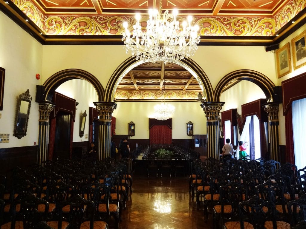 MACAU - A heritage trail through Portugese Chinese history