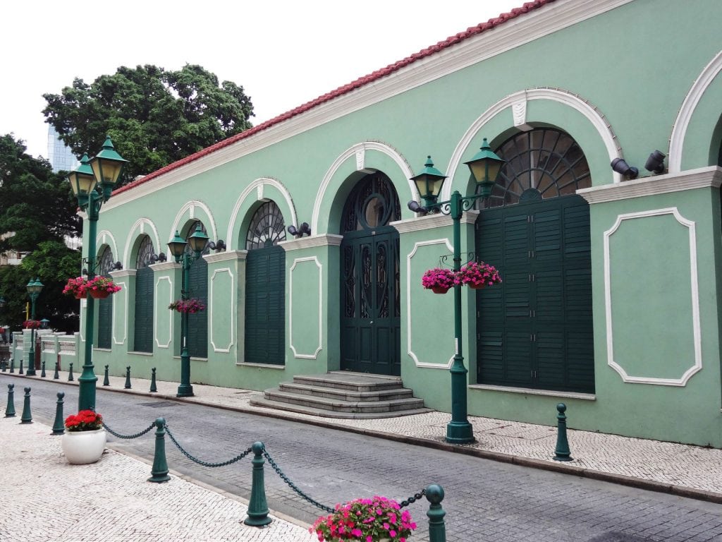 MACAU - A heritage trail through Portugese Chinese history