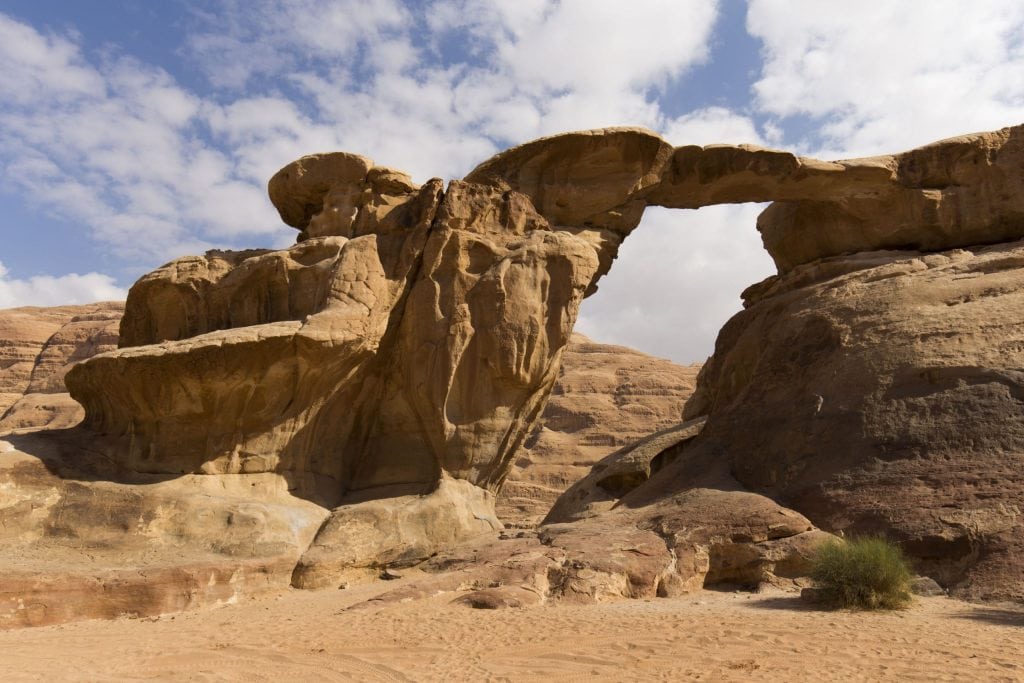 JORDAN - Jeep tour through the Mars landscape at Wadi Rum & sunbathing in Aqaba