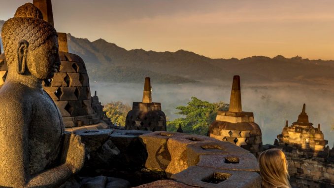 INDONESIA-Sunrise-at-the-Borobudur-temple-and-a-tour-in-the-area