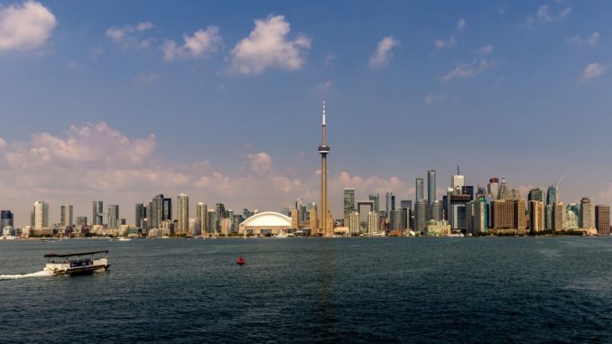 CANADA-A-day-trip-to-Toronto-Island-and-the-CN-Tower