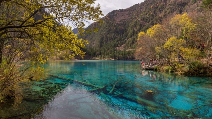 CHINA-Jiuzhaigou-Nature-Park-guide-all-must-see-spots-in-a-day