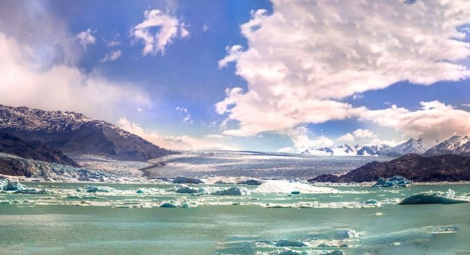 ARGENTINA-Sailing-Patagonian-glacier-lakes-while-enjoying-a-luxury-five-star-lunch